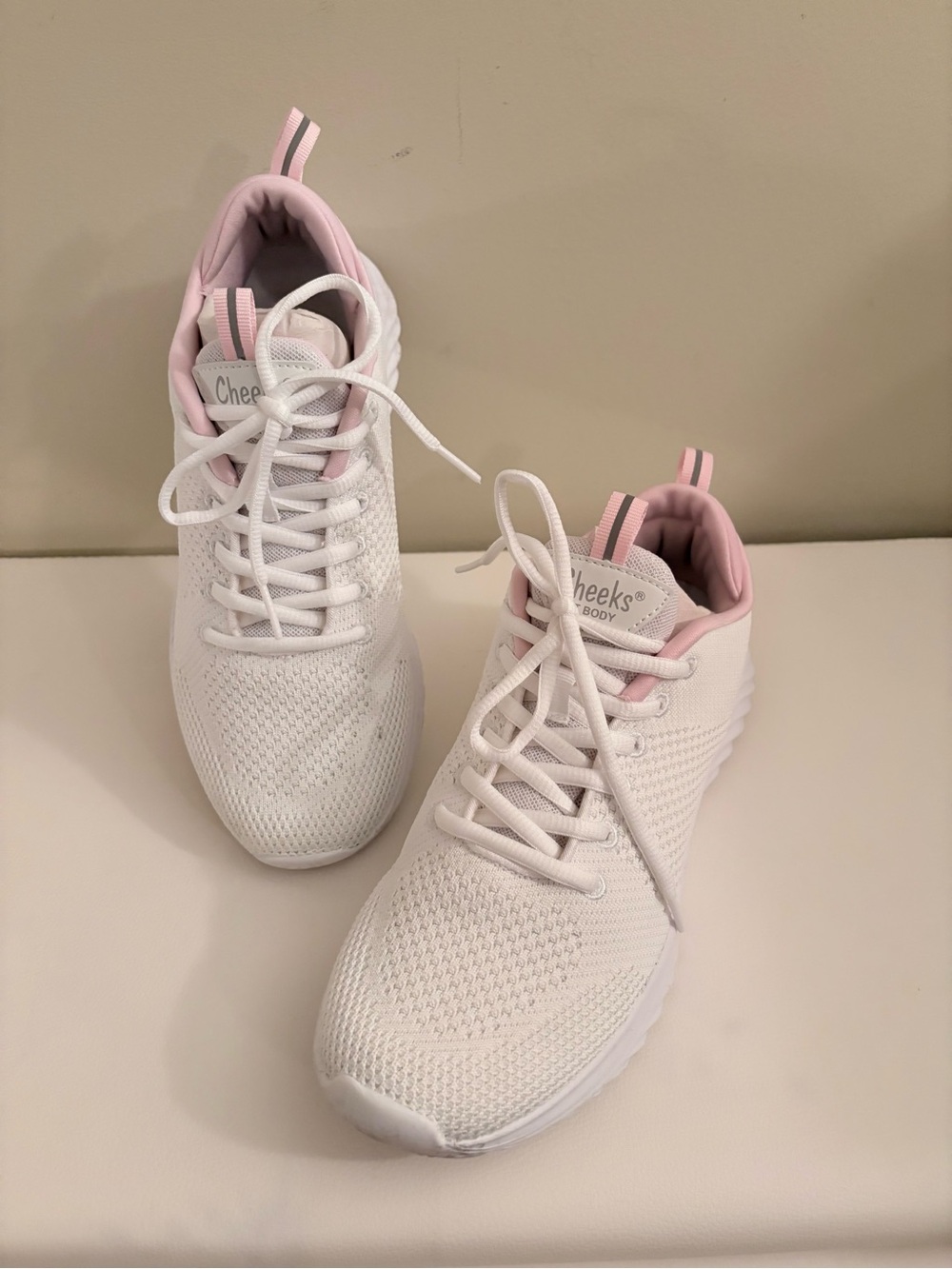Women's White & Pink Lightweight Sneakers